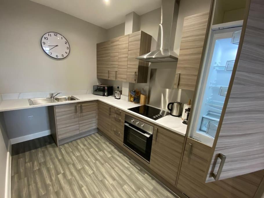 Chic Mill Conversion Beside Piece Hall & Eureka! ฮาลิแฟกซ์ ภายนอก รูปภาพ