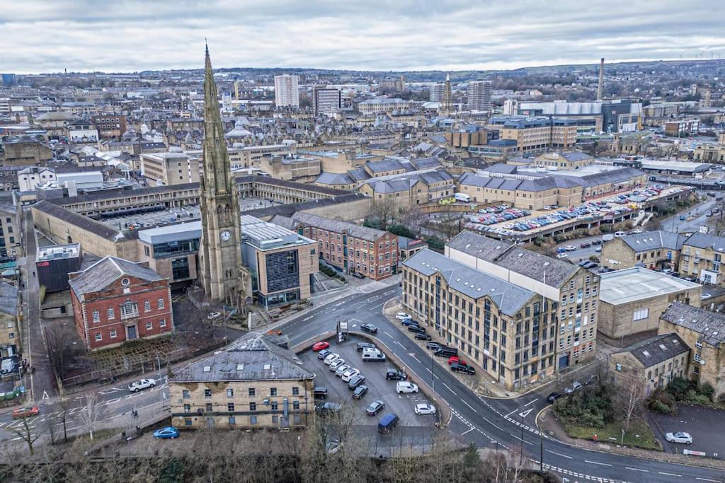 Chic Mill Conversion Beside Piece Hall & Eureka! ฮาลิแฟกซ์ ภายนอก รูปภาพ